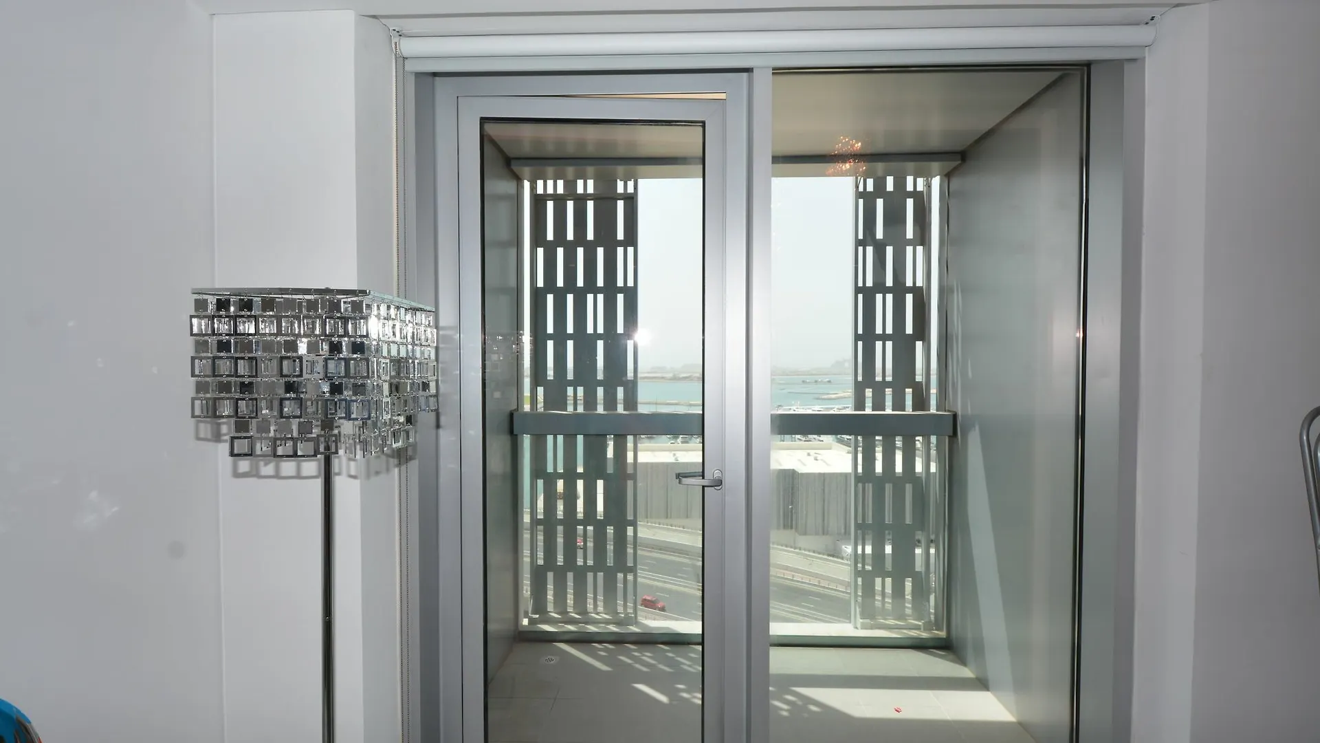 דירה דובאי Cayan Tower By Deluxe Holiday Homes איחוד האמירויות הערביות